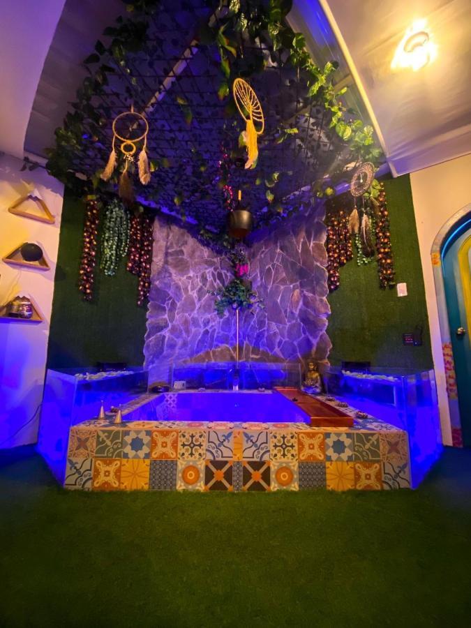 Cosmos Chill - Suite Con Jacuzzi Y Acuario Ambato Esterno foto