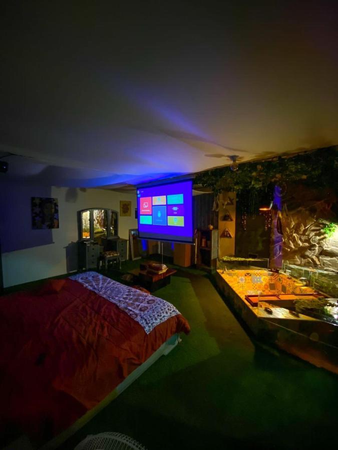 Cosmos Chill - Suite Con Jacuzzi Y Acuario Ambato Esterno foto